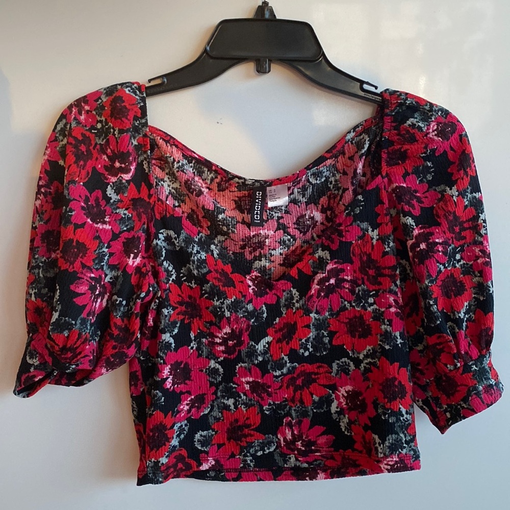 H&M puff sleeve crop top